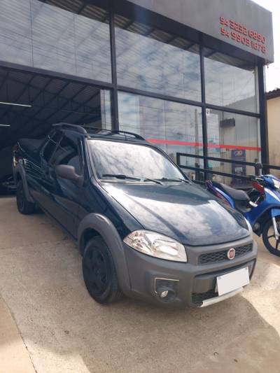 FIAT - STRADA - 2015/2015 - Azul - R$ 56.000,00