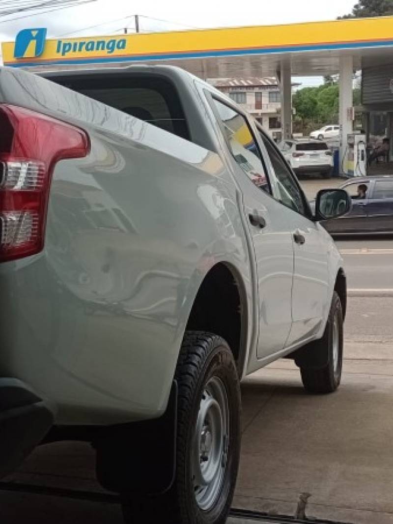 MITSUBISHI - L200 - 2021/2021 - Branca - R$ 148.000,00