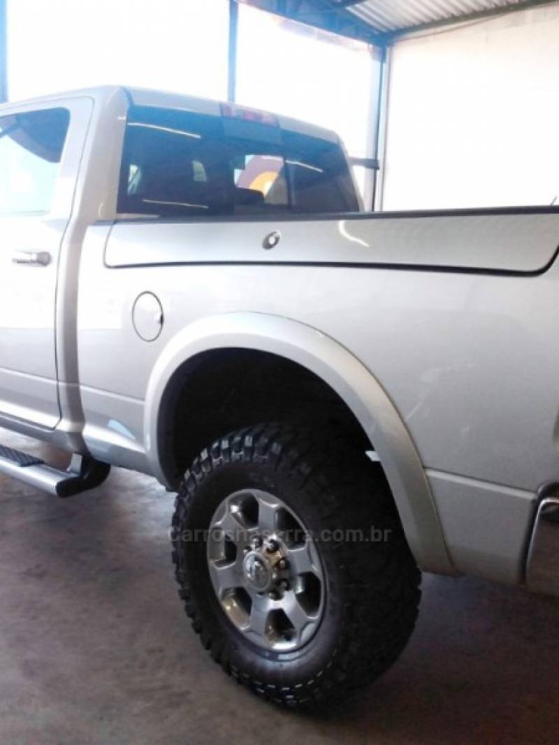 RAM - 2500 LARAMIE - 2016/2016 - Prata - Sob Consulta