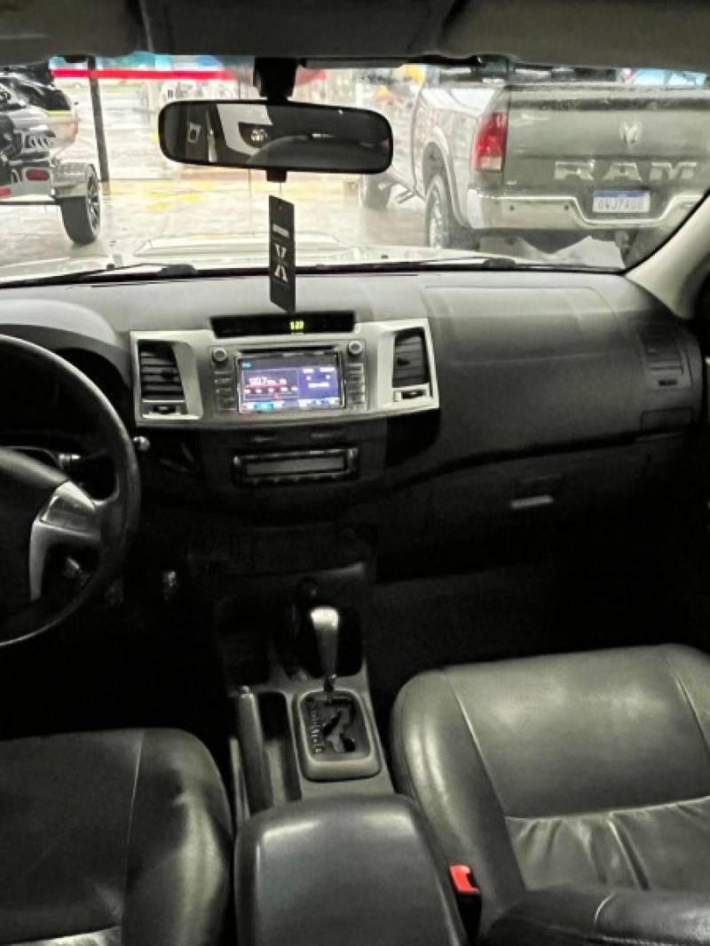 TOYOTA - HILUX - 2014/2014 - Branca - R$ 144.900,00