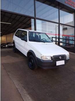 FIAT - UNO - 2010/2011 - Branca - R$ 23.500,00