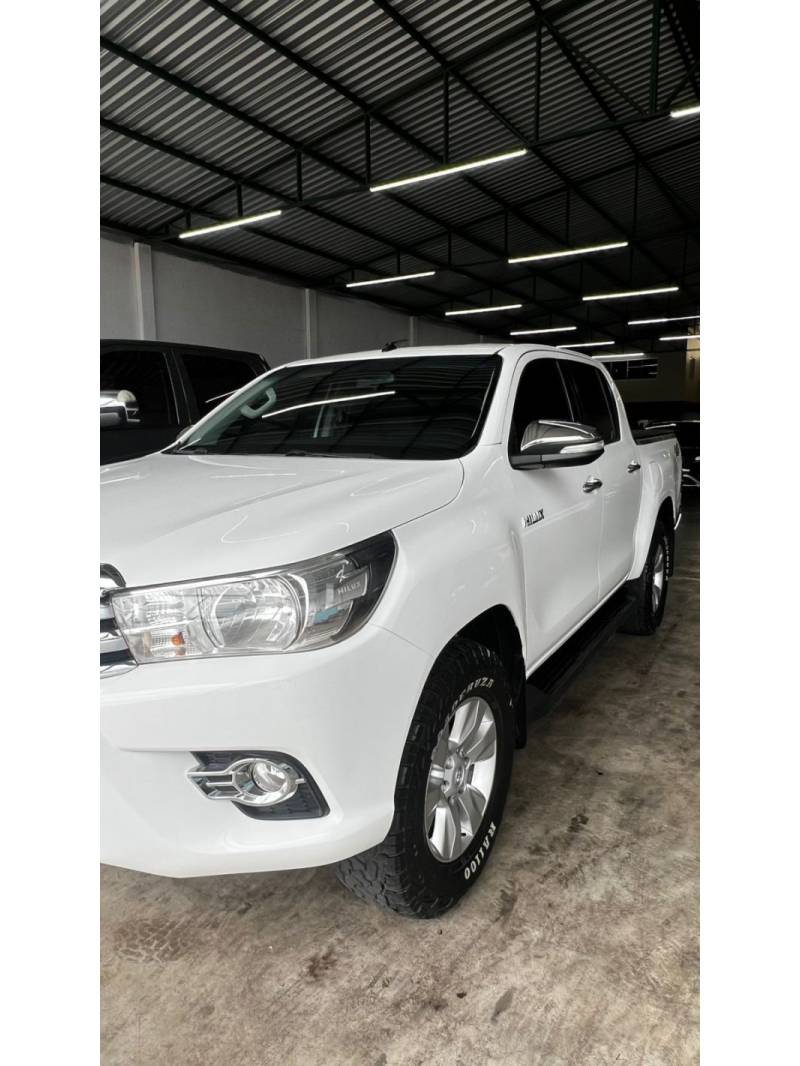 TOYOTA - HILUX - 2016/2017 - Branca - R$ 164.900,00