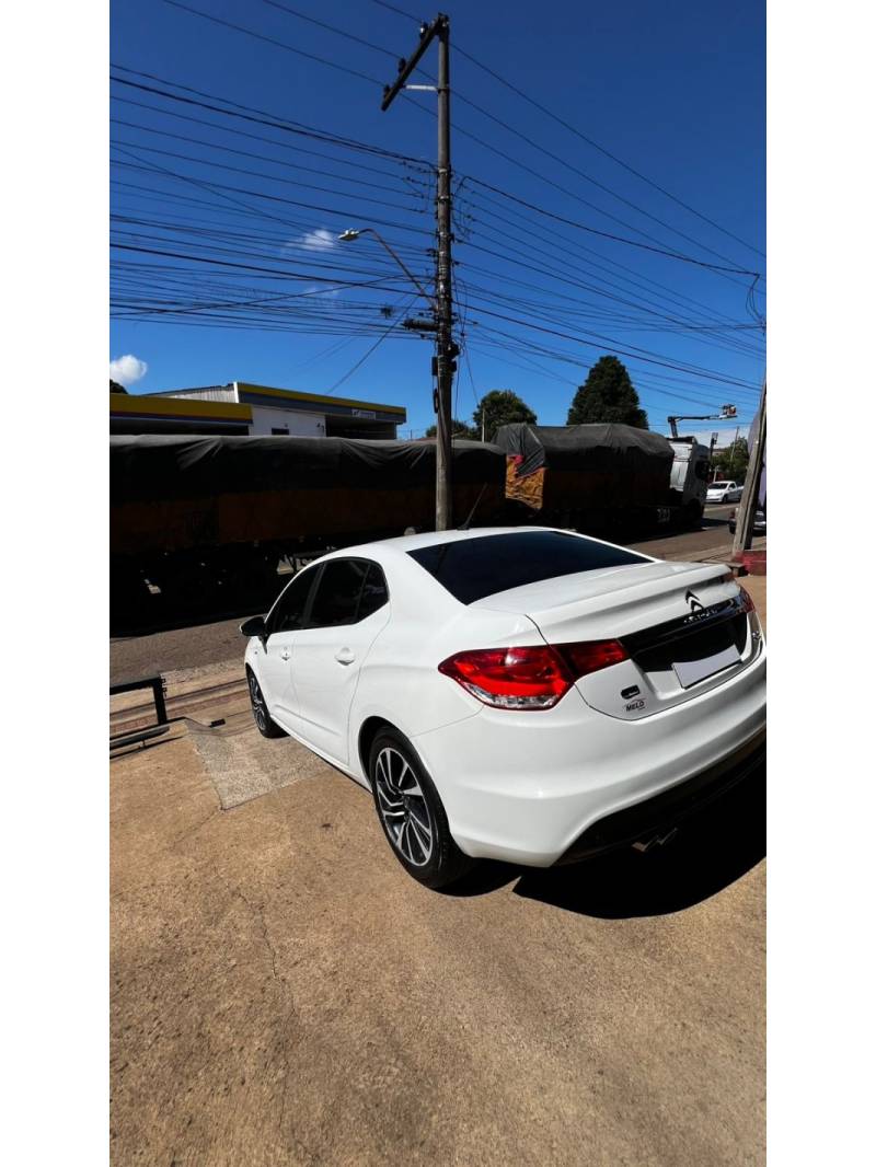 CITROËN - C4 LOUNGE - 2017/2017 - Branca - R$ 54.900,00