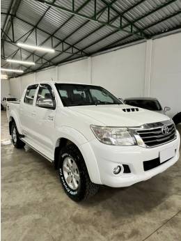 TOYOTA - HILUX - 2014/2014 - Branca - R$ 144.900,00