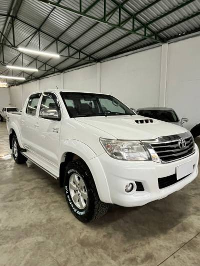 TOYOTA - HILUX - 2014/2014 - Branca - R$ 144.900,00