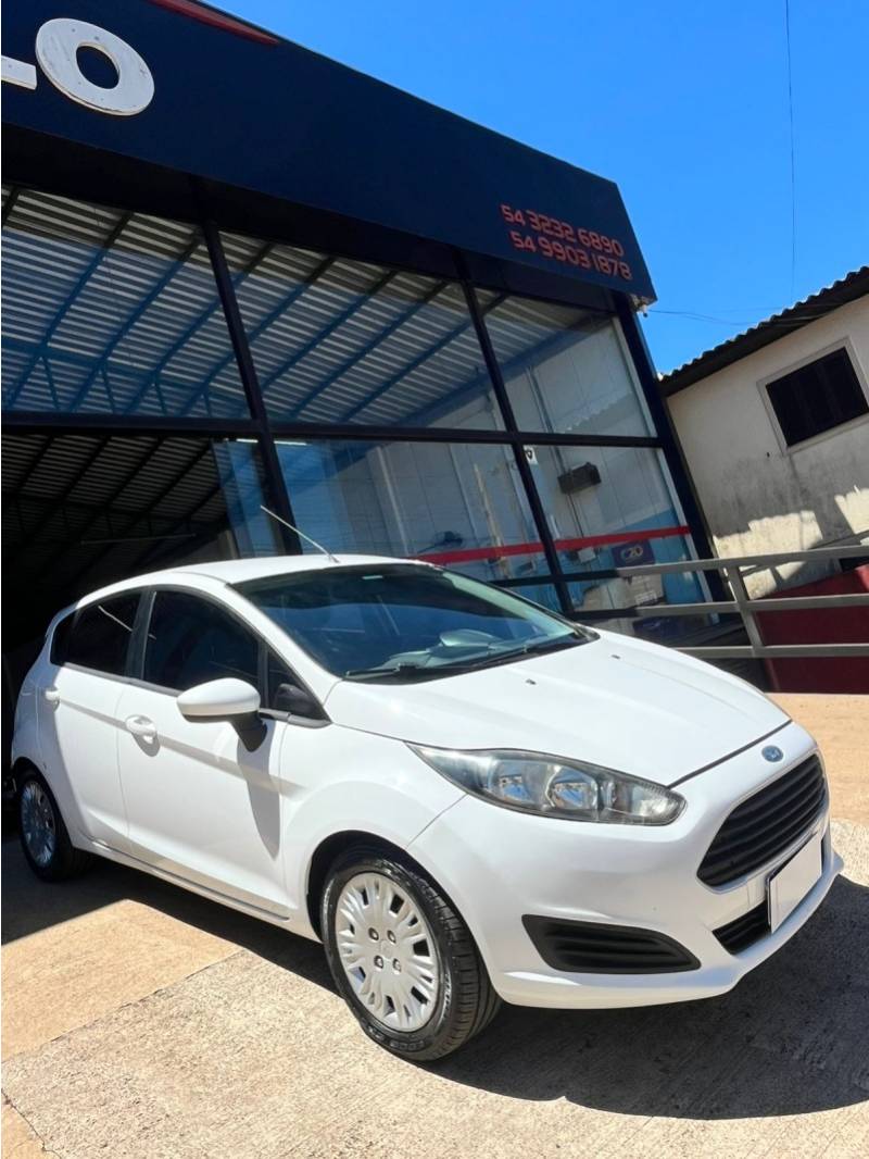 FORD - FIESTA - 2015/2015 - Branca - R$ 44.900,00