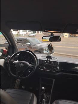 VOLKSWAGEN - UP - 2019/2019 - Branca - R$ 73.900,00