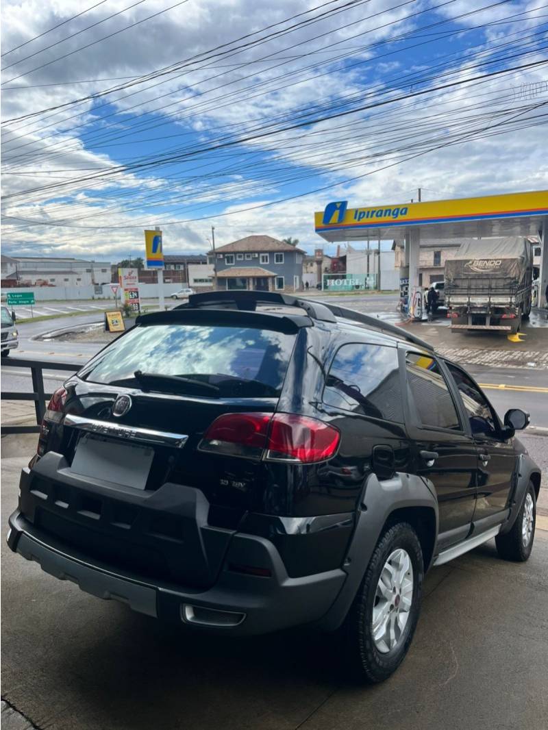 FIAT - PALIO - 2013/2014 - Preta - R$ 42.900,00