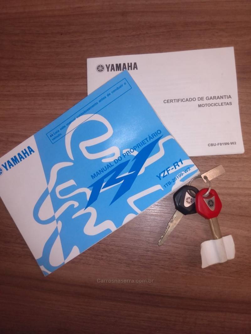 YAMAHA - YZF - 2014/2015 - Branca - R$ 62.000,00