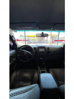 TOYOTA - HILUX - 2009/2010 - Preta - R$ 110.000,00