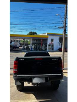 TOYOTA - HILUX - 2009/2010 - Preta - R$ 110.000,00