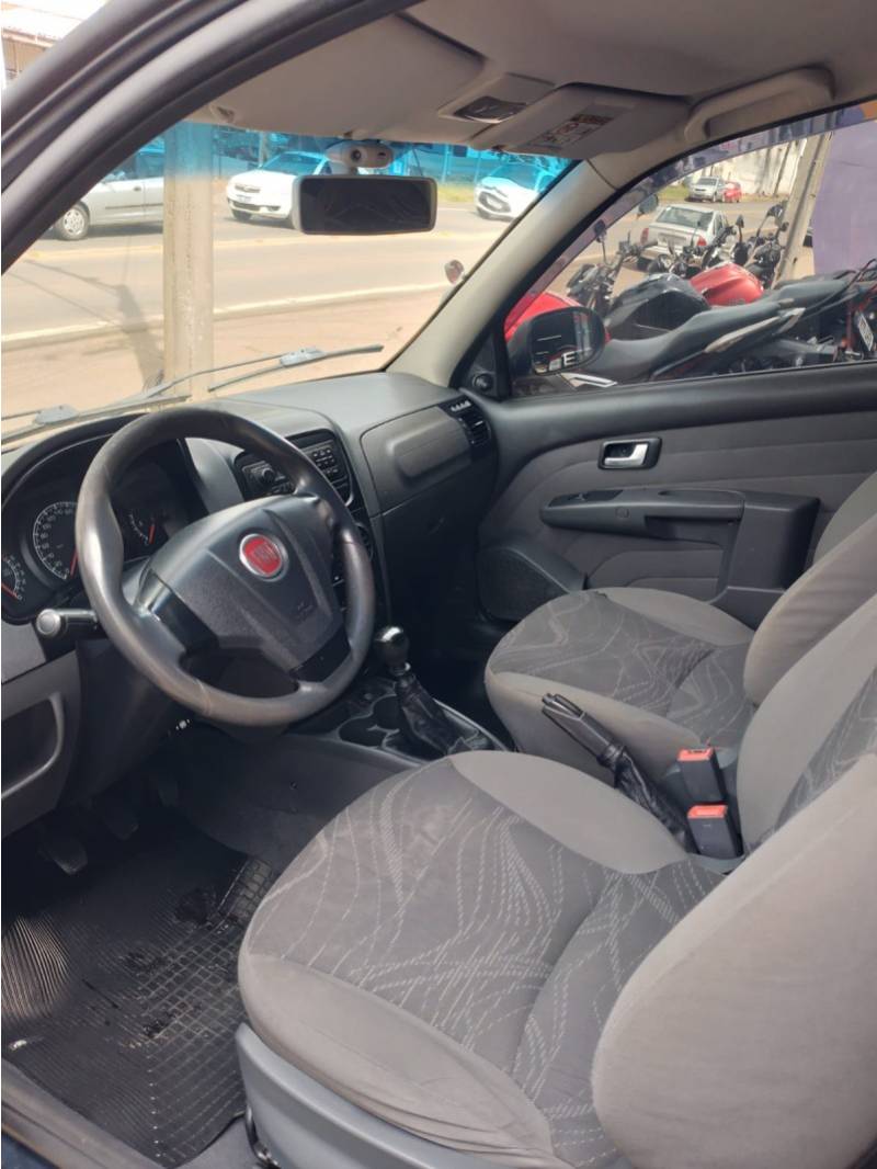 FIAT - STRADA - 2015/2015 - Azul - R$ 56.000,00