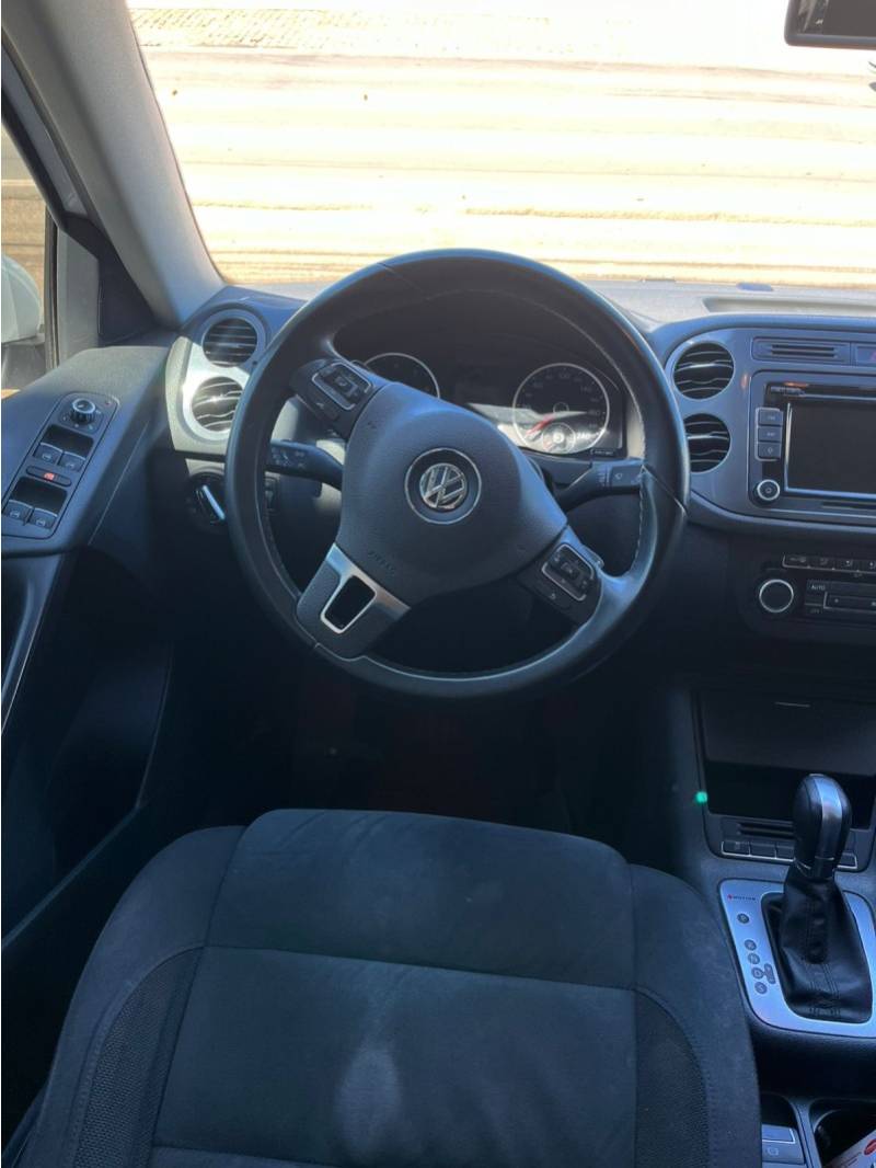 VOLKSWAGEN - TIGUAN - 2015/2015 - Branca - R$ 76.600,00