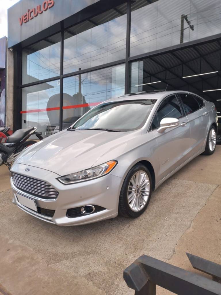 FORD - FUSION - 2014/2014 - Prata - R$ 79.900,00