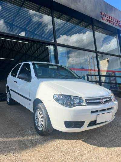 FIAT - PALIO - 2013/2014 - Branca - R$ 28.900,00