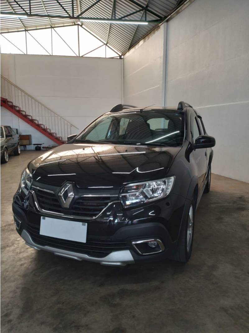 RENAULT - SANDERO - 2021/2022 - Preta - R$ 68.800,00