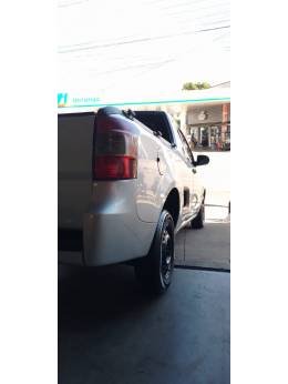 CHEVROLET - MONTANA - 2015/2016 - Prata - R$ 49.900,00