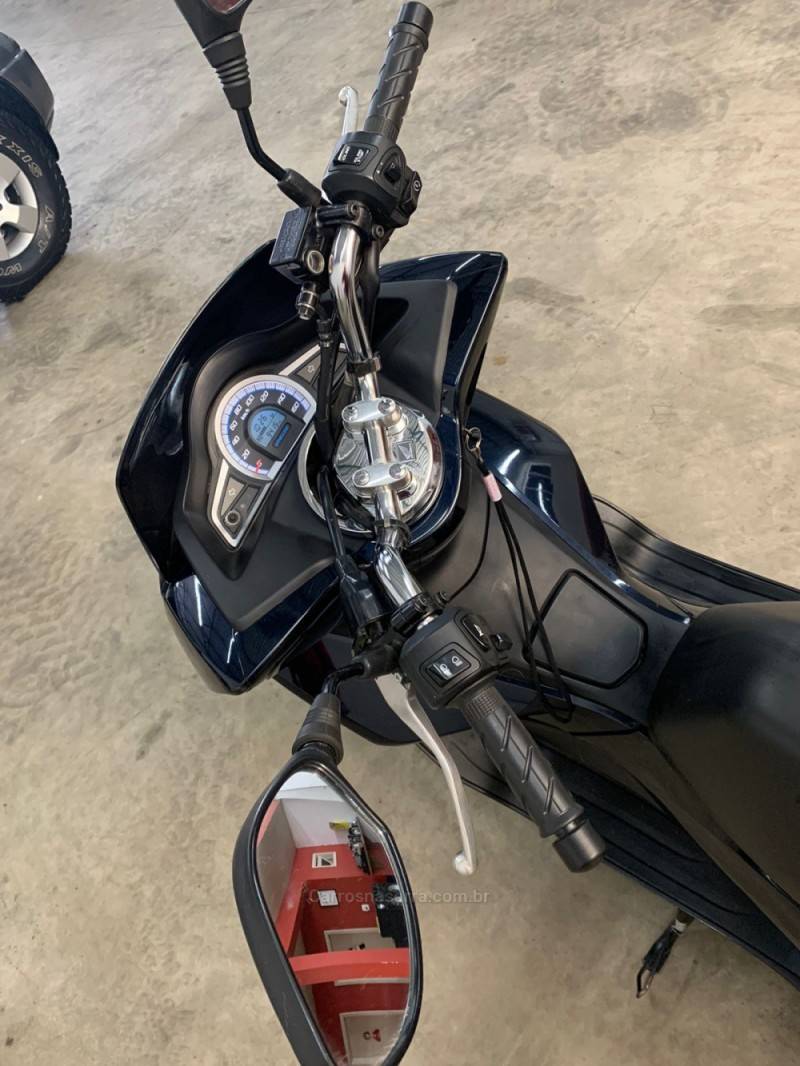 HONDA - PCX - 2017/2018 - Azul - R$ 16.900,00