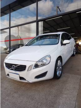 VOLVO - S60 - 2011/2011 - Branca - R$ 72.500,00