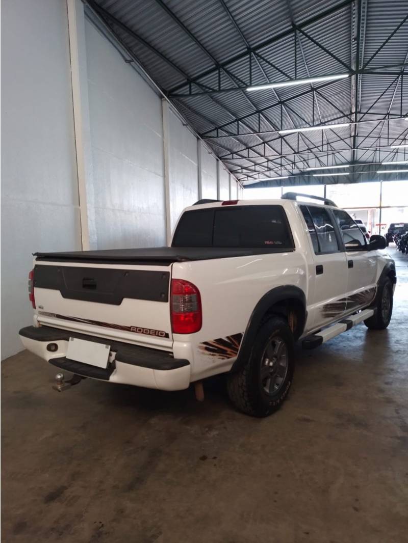 CHEVROLET - S10 - 2010/2011 - Branca - Sob Consulta