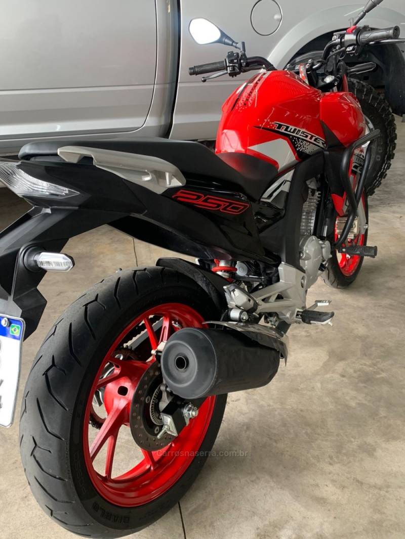 HONDA - CB 250F TWISTER - 2021/2021 - Vermelha - R$ 22.500,00