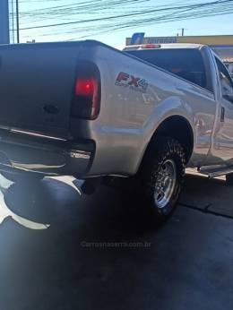 FORD - F-250 - 2000/2000 - Prata - R$ 138.000,00