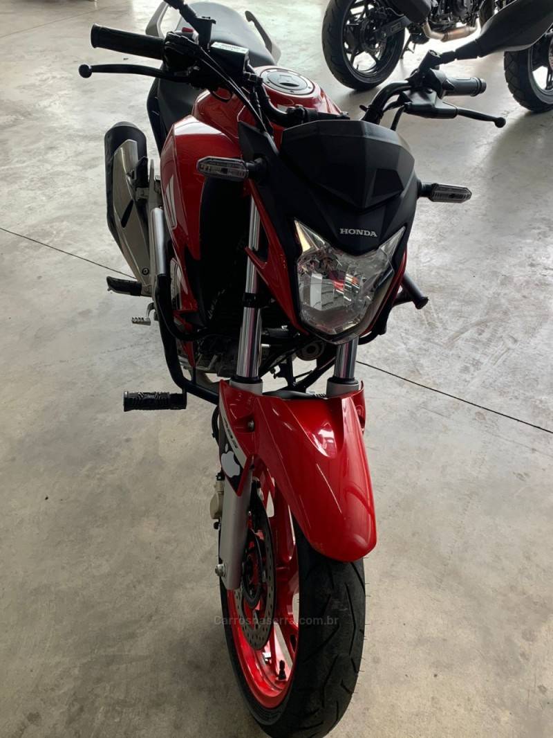 HONDA - CB 250F TWISTER - 2021/2021 - Vermelha - R$ 22.500,00
