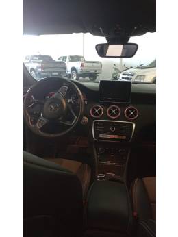 MERCEDES-BENZ - A 200 - 2017/2018 - Preta - R$ 119.900,00