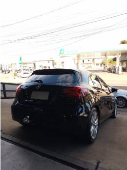 MERCEDES-BENZ - A 200 - 2017/2018 - Preta - R$ 119.900,00