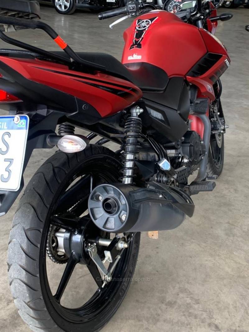 YAMAHA - FAZER - 2021/2022 - Vermelha - R$ 17.700,00