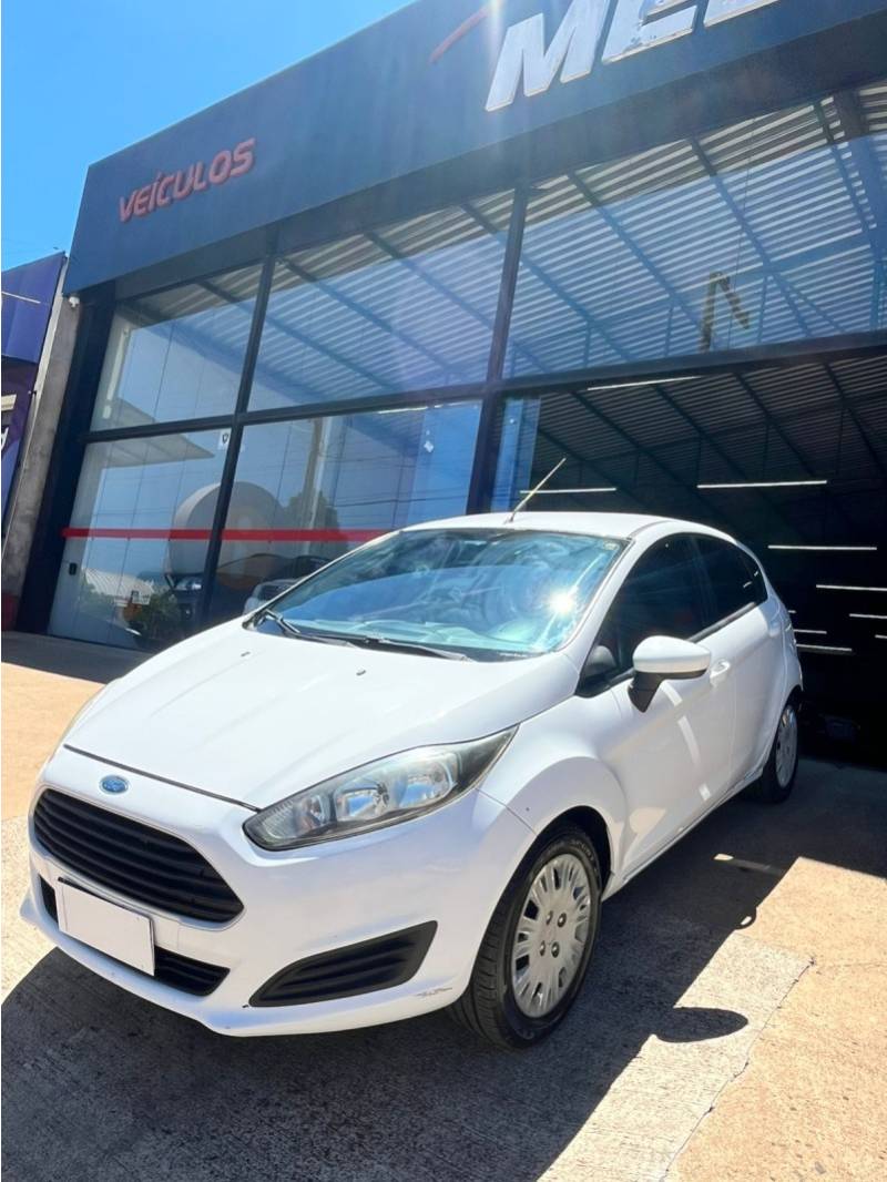 FORD - FIESTA - 2015/2015 - Branca - R$ 44.900,00