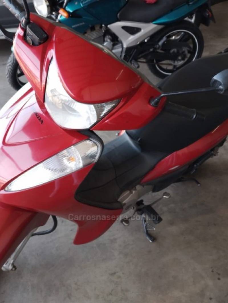 HONDA - BIZ 125 - 2012/2013 - Vermelha - R$ 13.700,00