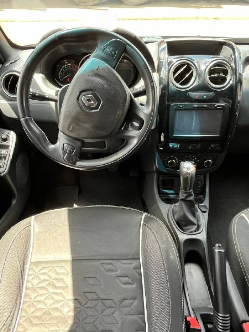 RENAULT - OROCH - 2019/2019 - Preta - R$ 79.900,00