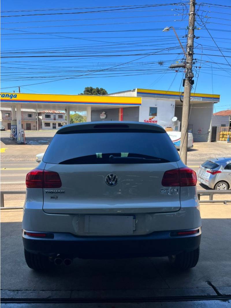 VOLKSWAGEN - TIGUAN - 2015/2015 - Branca - R$ 76.600,00