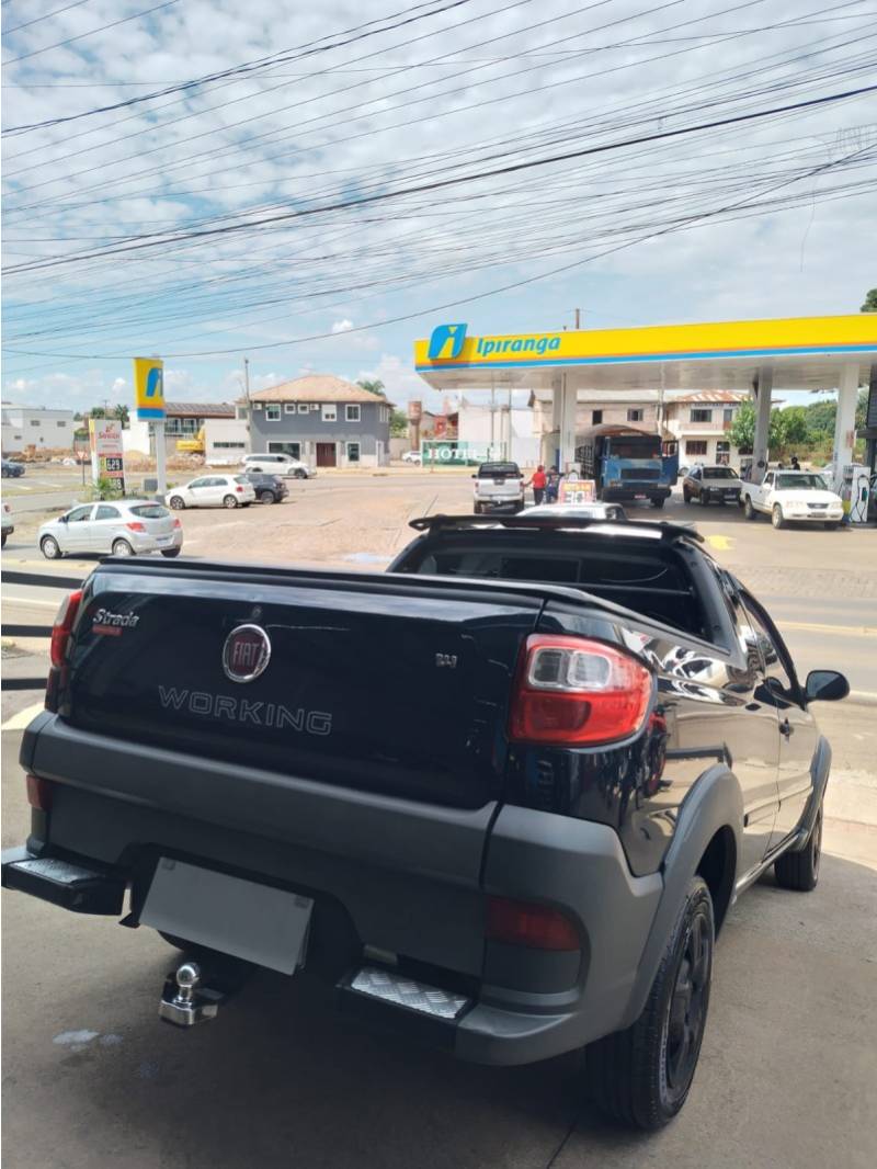 FIAT - STRADA - 2015/2015 - Azul - R$ 56.000,00
